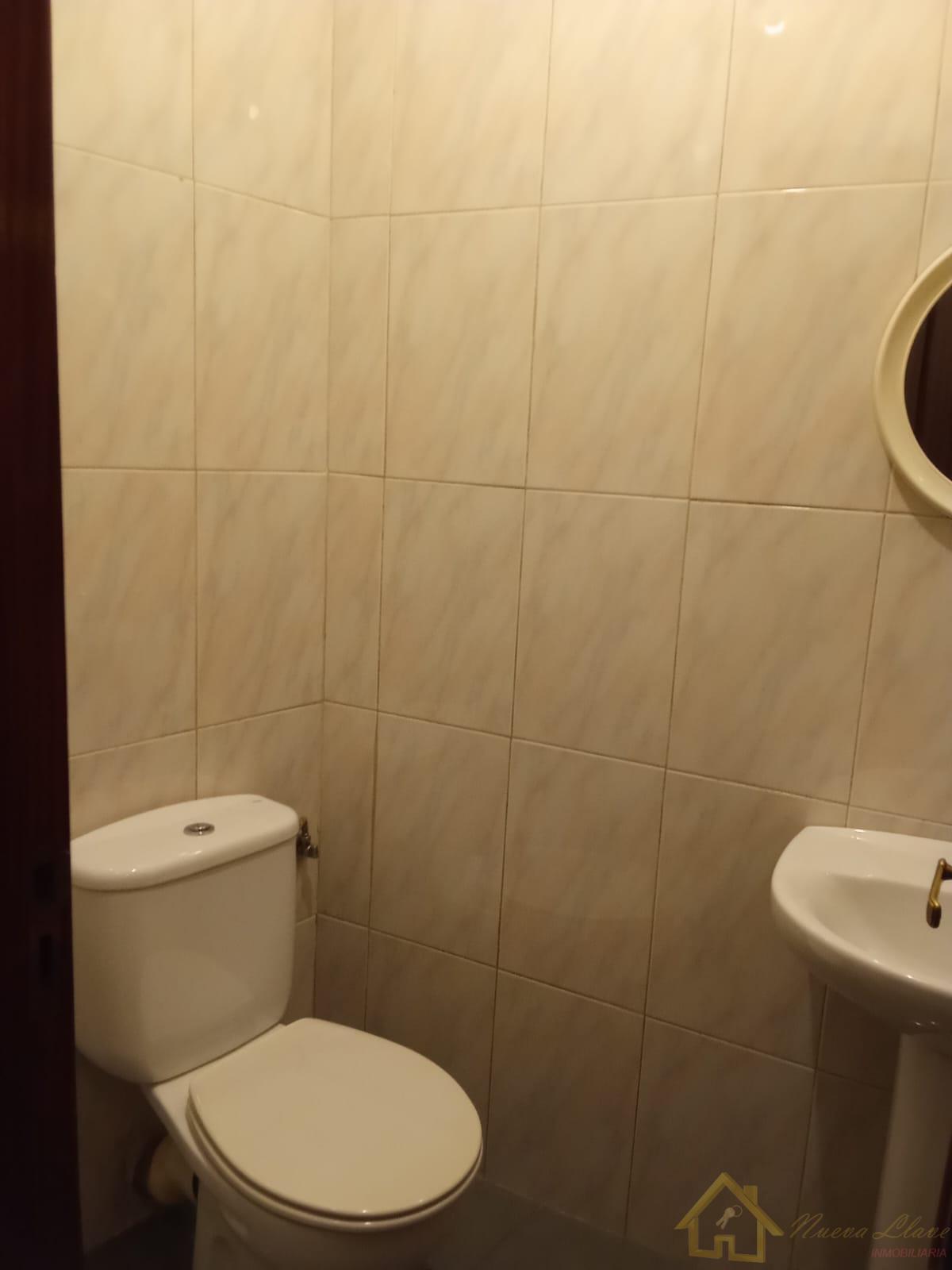 For rent of commercial in Lugo