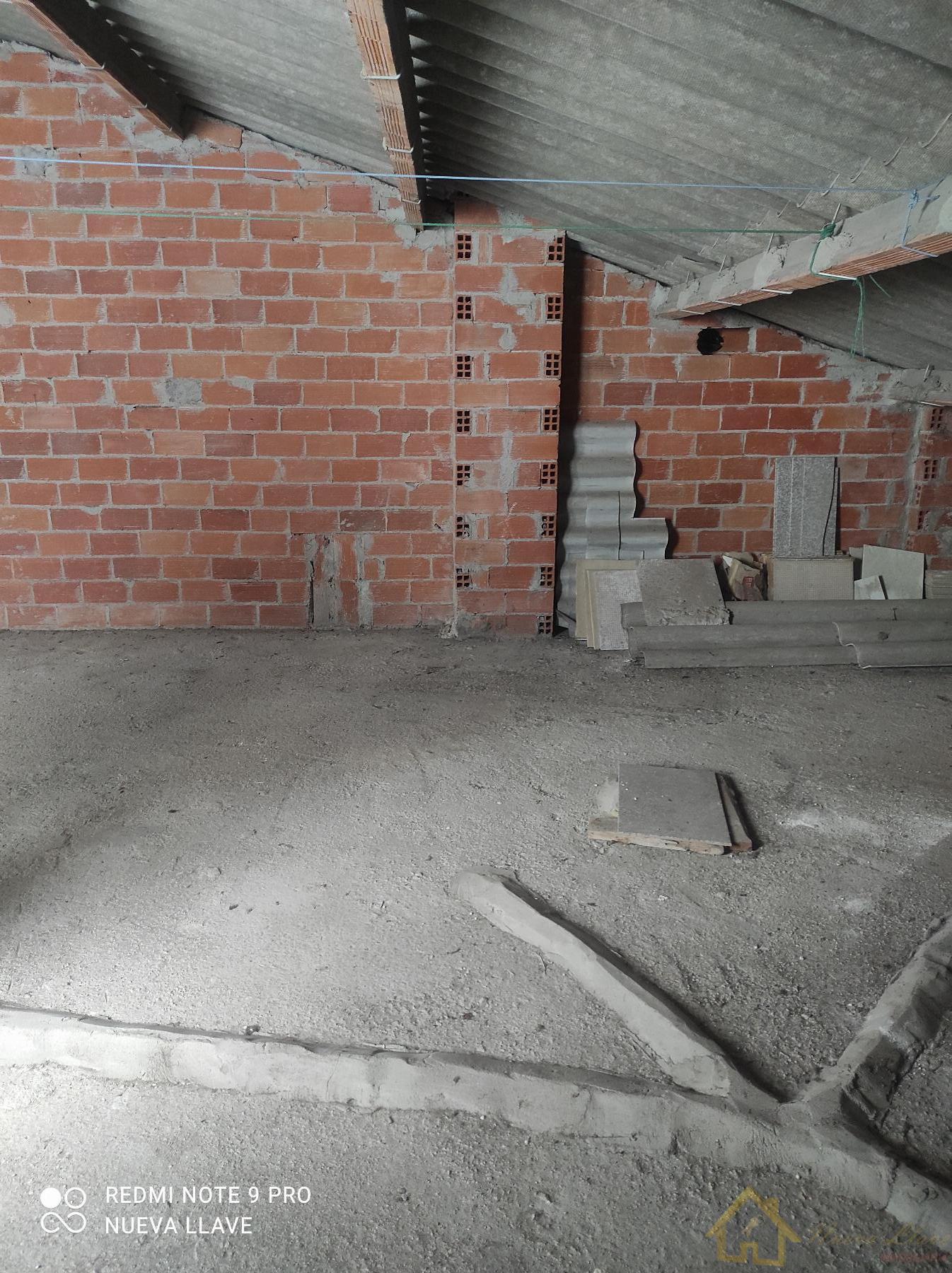 For sale of building in Lugo