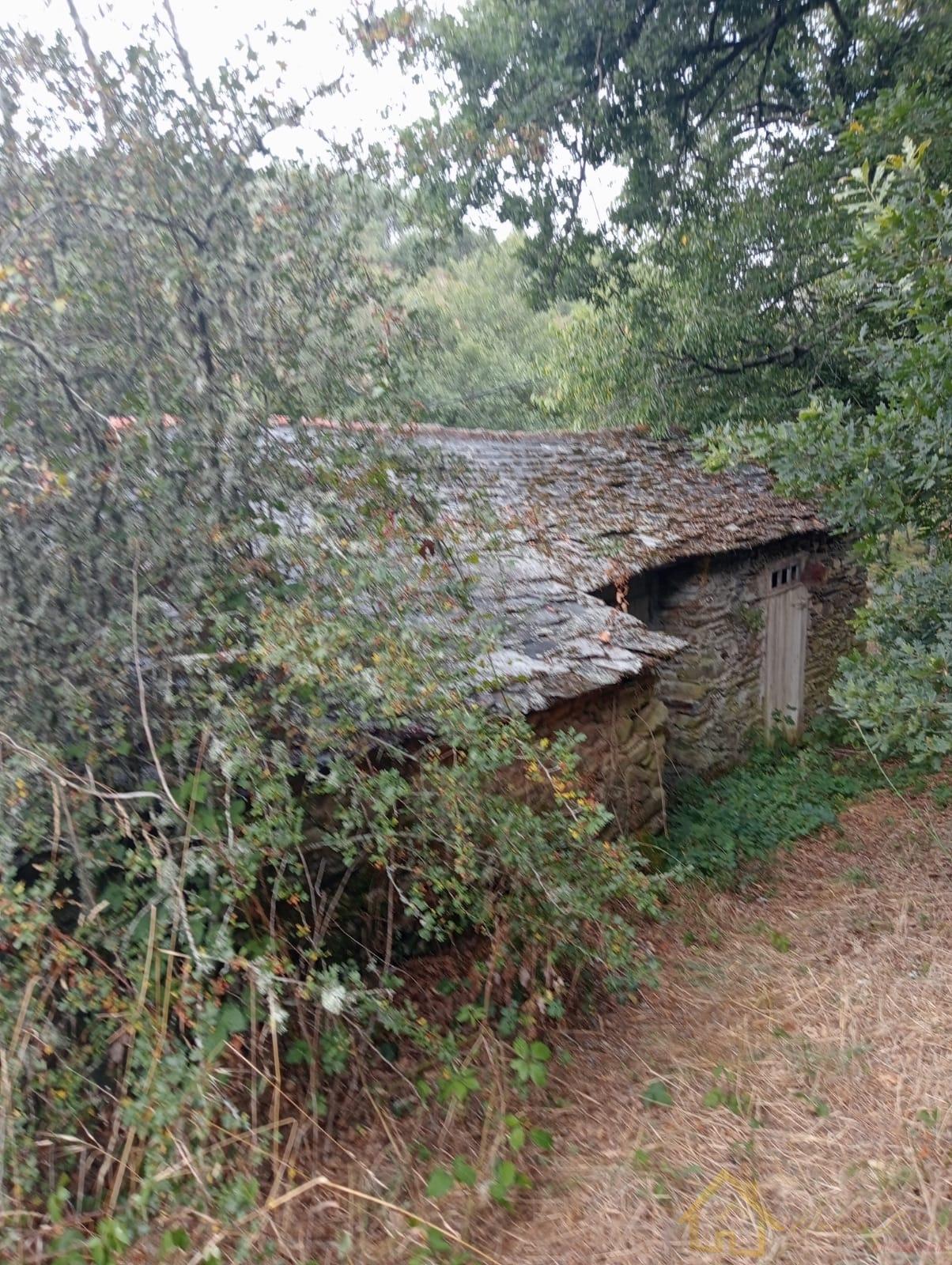 For sale of house in Baralla
