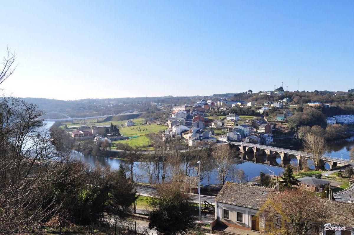 For sale of land in Lugo