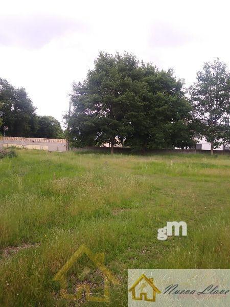 For sale of land in Lugo