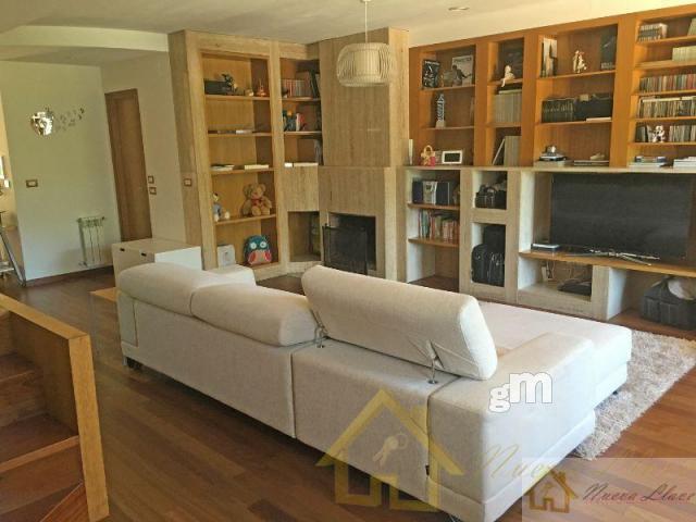 For sale of chalet in Lugo