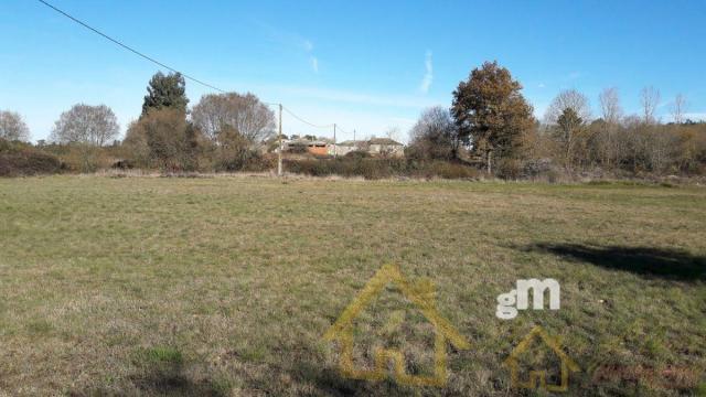 For sale of rural property in Outeiro de Rei