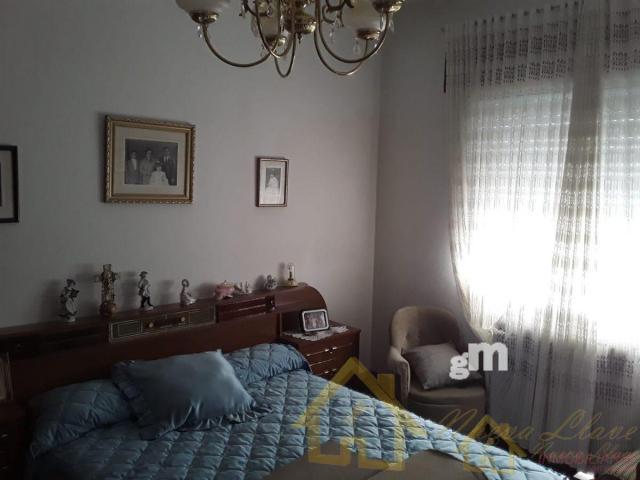 For sale of flat in Friol