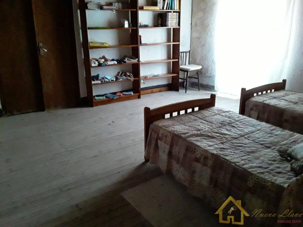 For sale of house in Friol