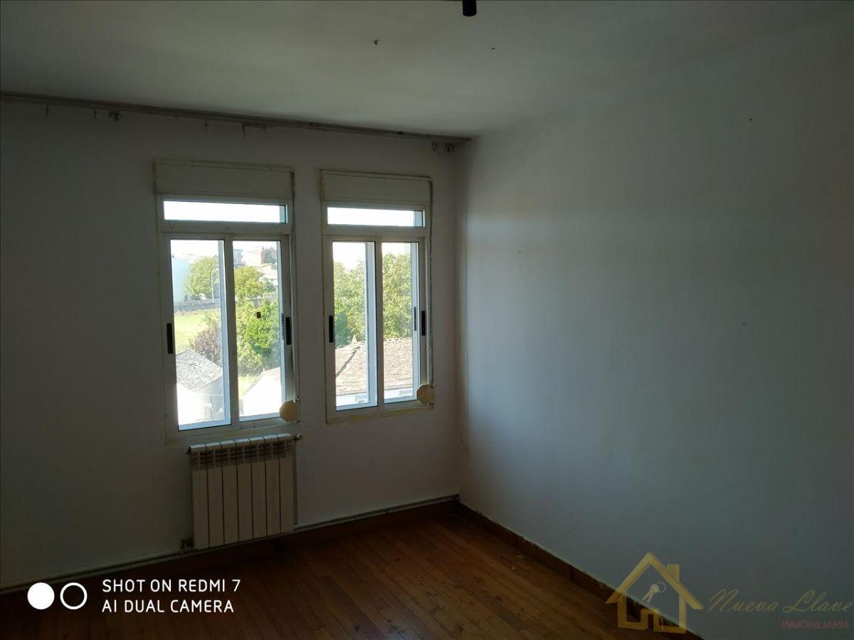For sale of flat in Rábade