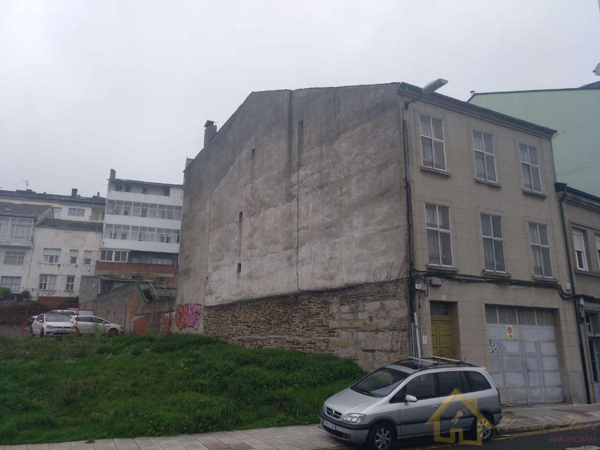 For sale of building in Lugo