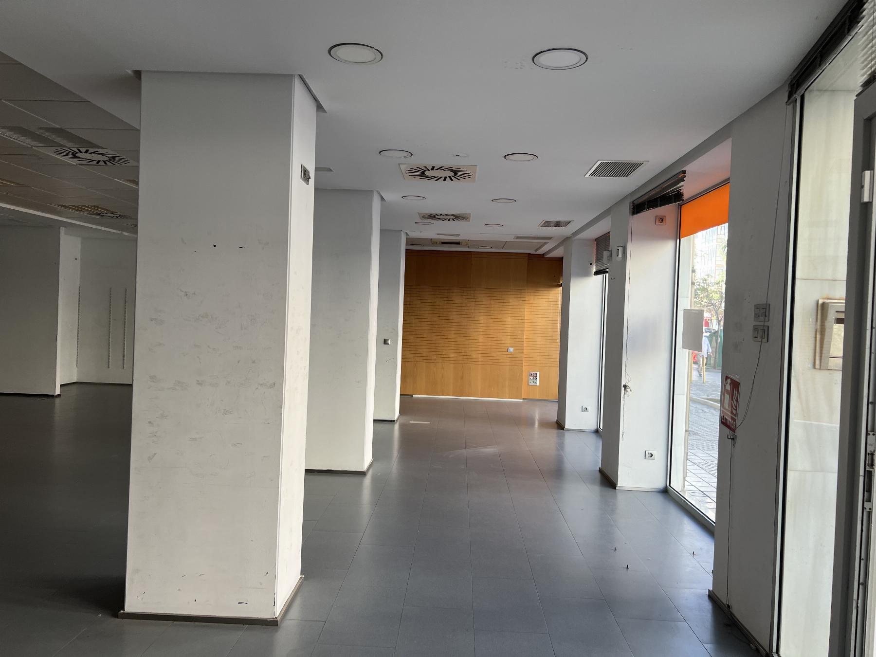 For rent of commercial in Cádiz