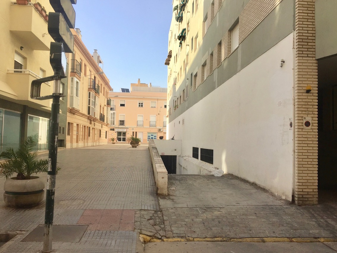 For sale of garage in Cádiz