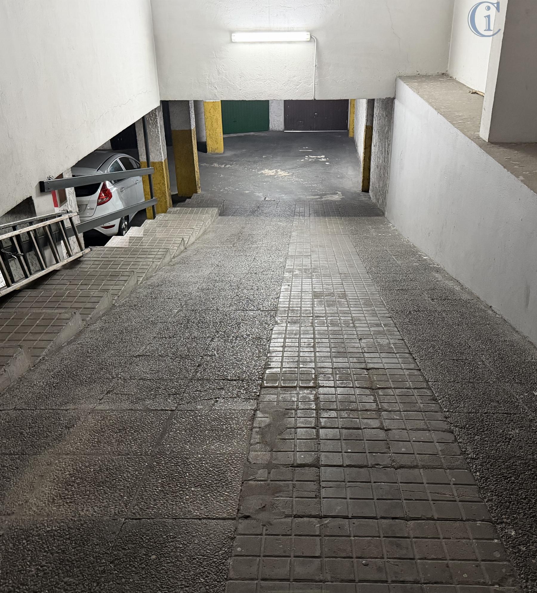 Venta de garaje en Cádiz