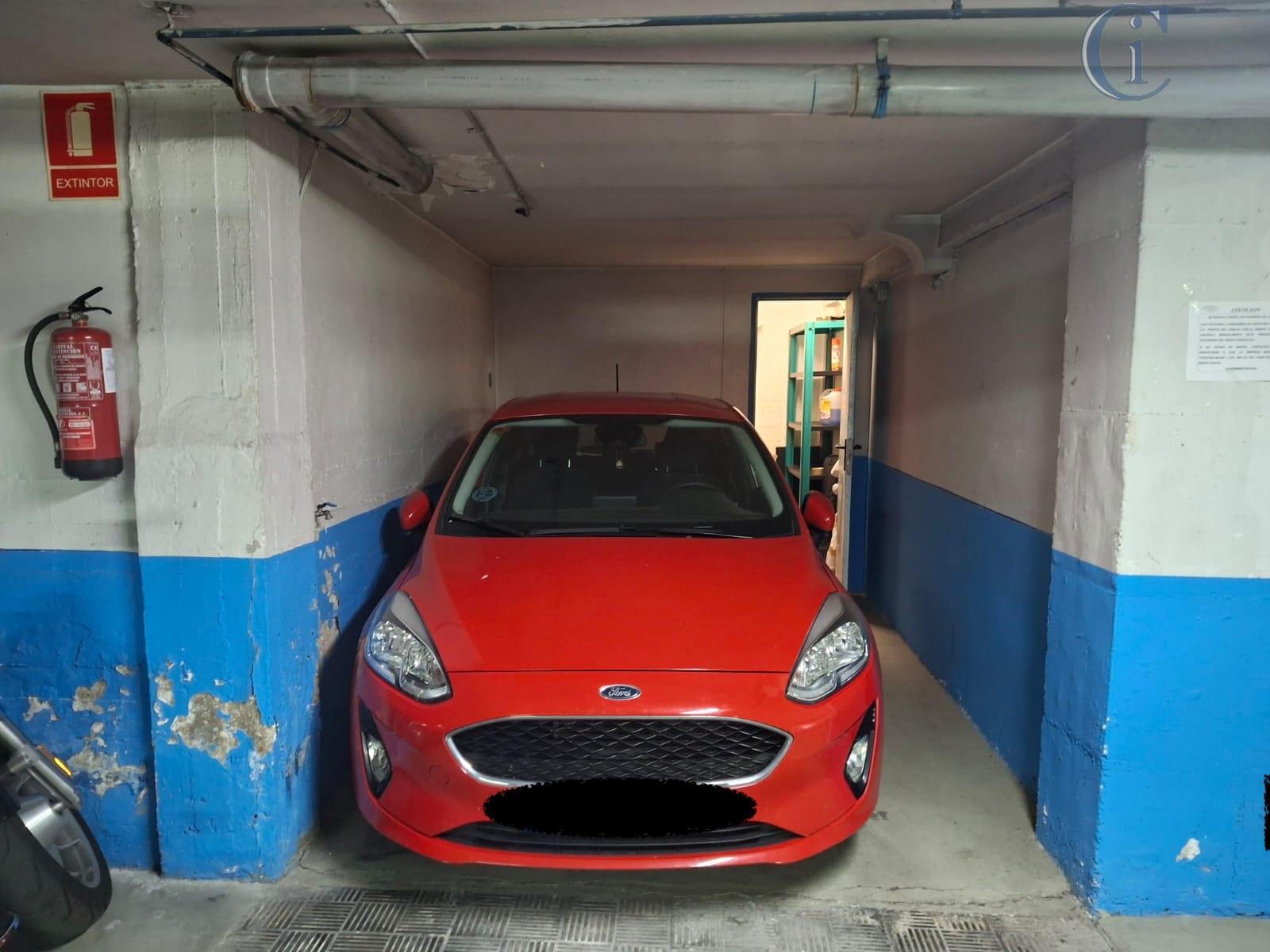 For sale of garage in Cádiz