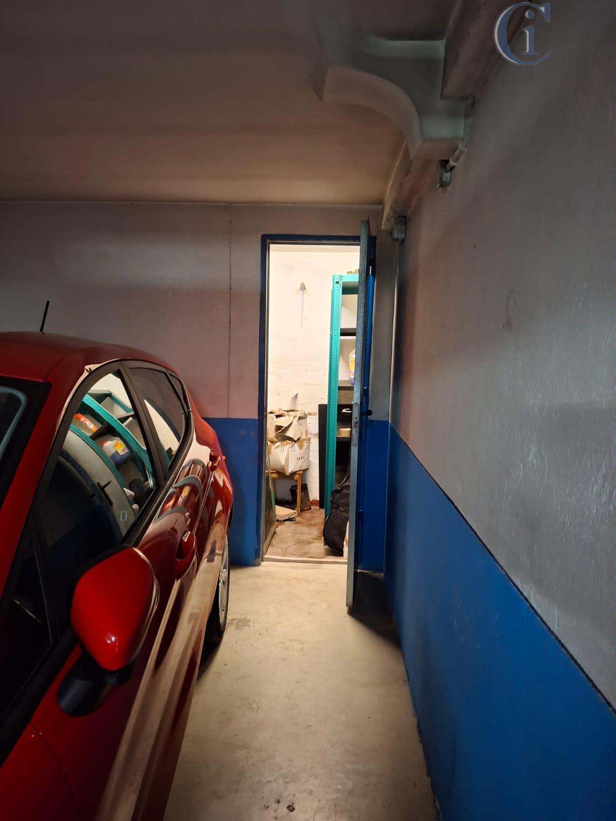 For sale of garage in Cádiz