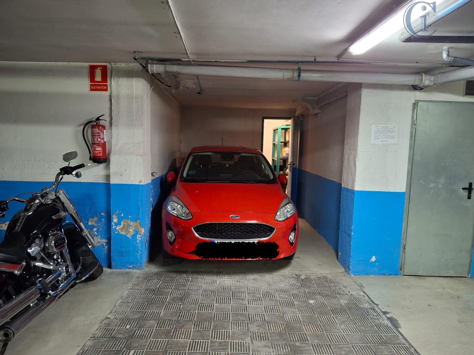 For sale of garage in Cádiz