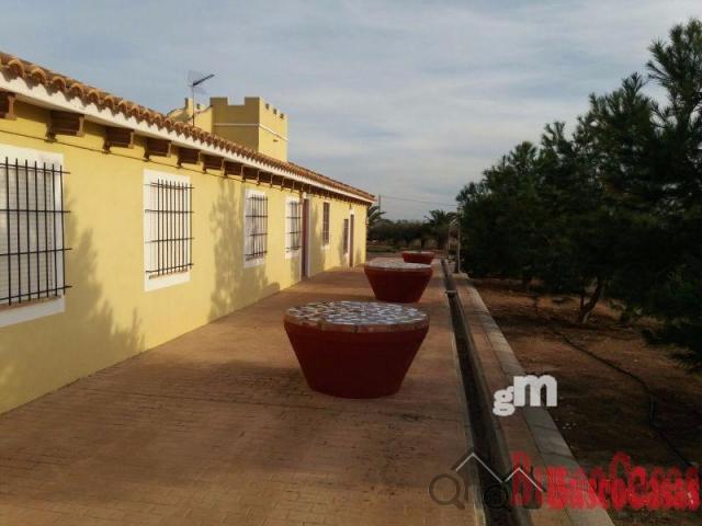 For sale of chalet in Murcia