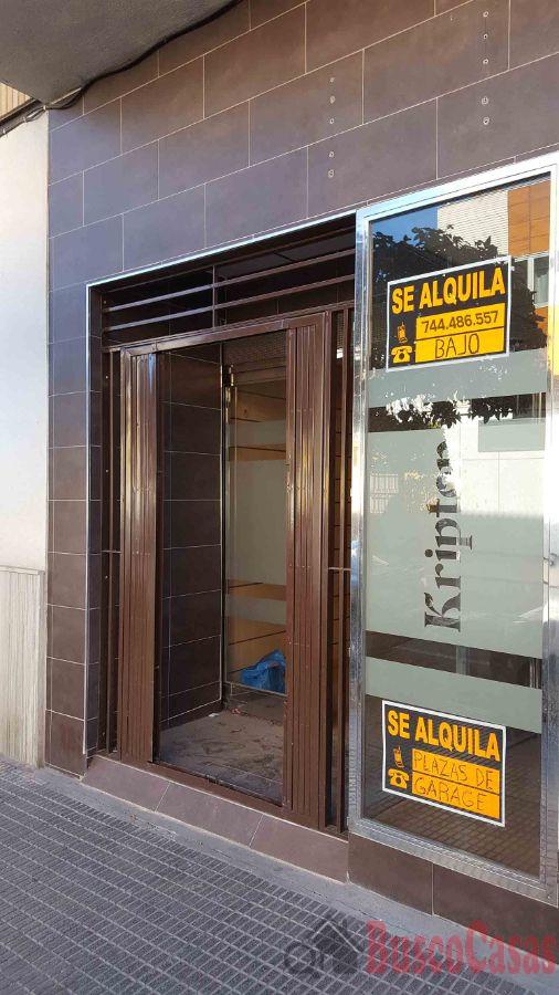 For rent of commercial in Patiño