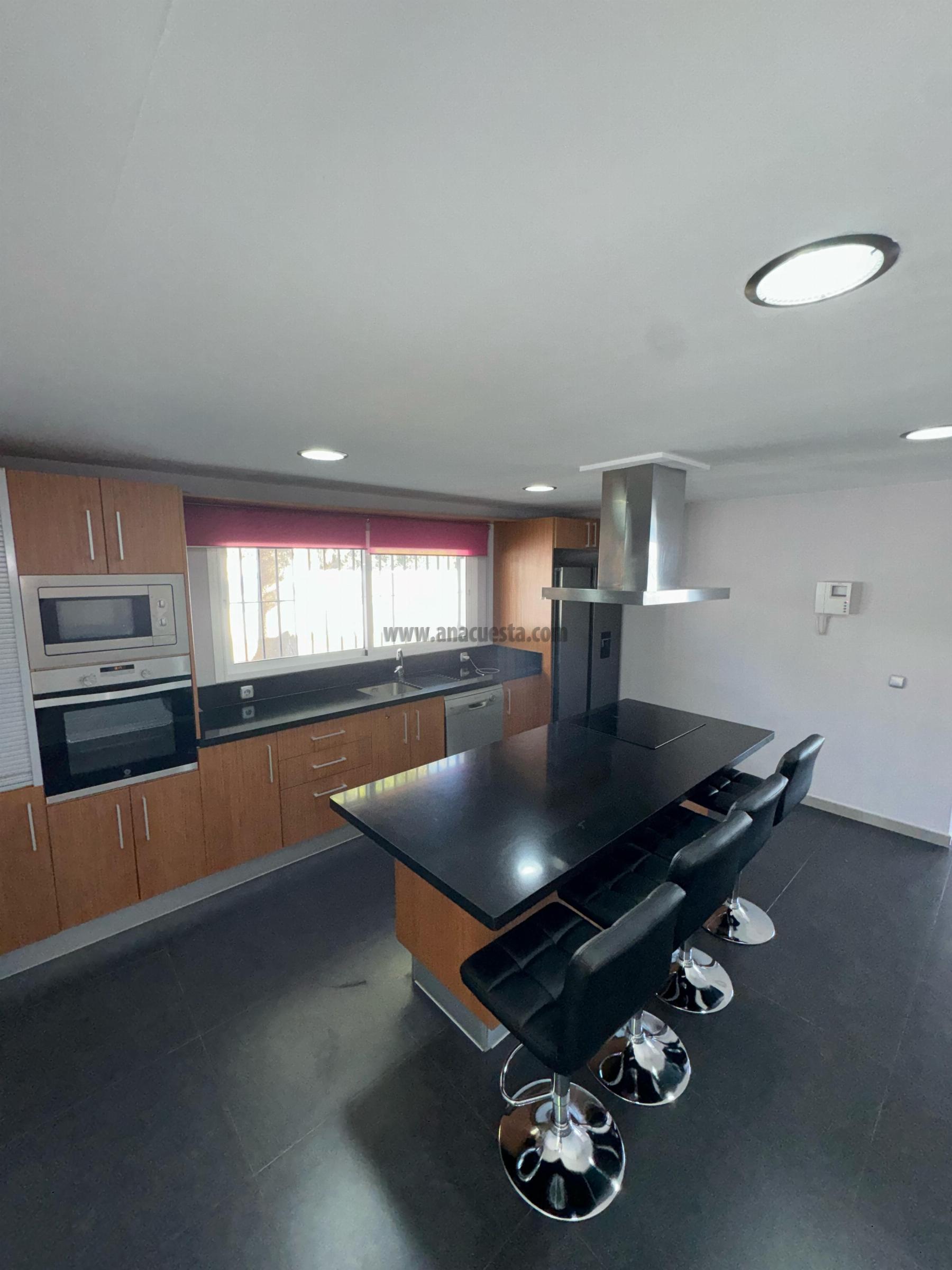 For rent of villa in San Pedro de Alcántara
