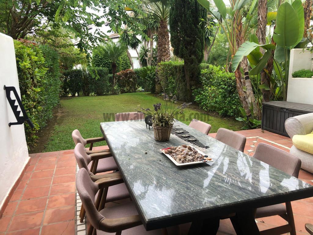 For sale of house in Estepona