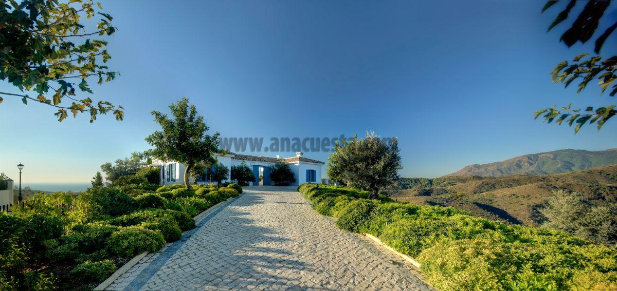 For sale of villa in Benahavís