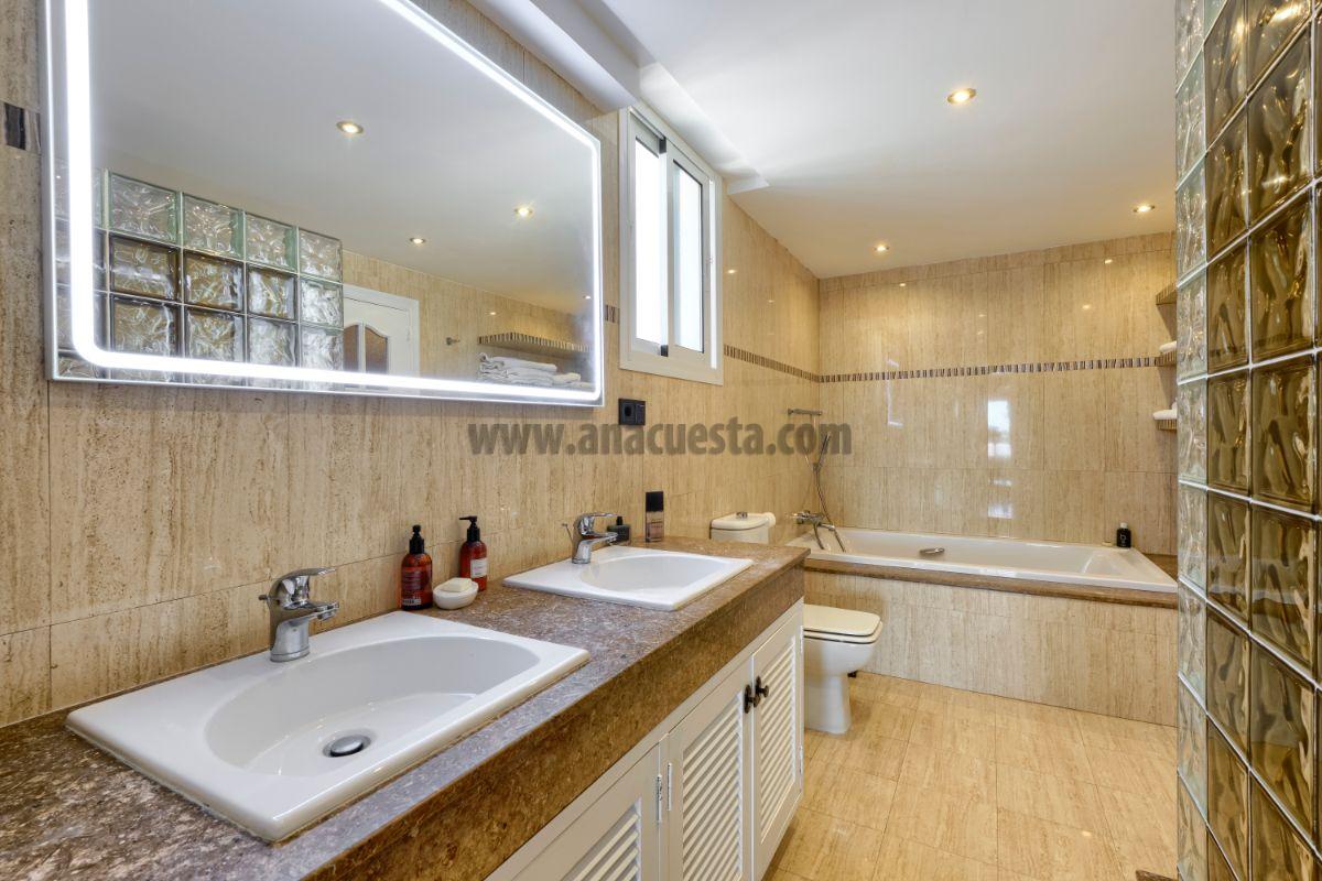 Bathroom Bathroom