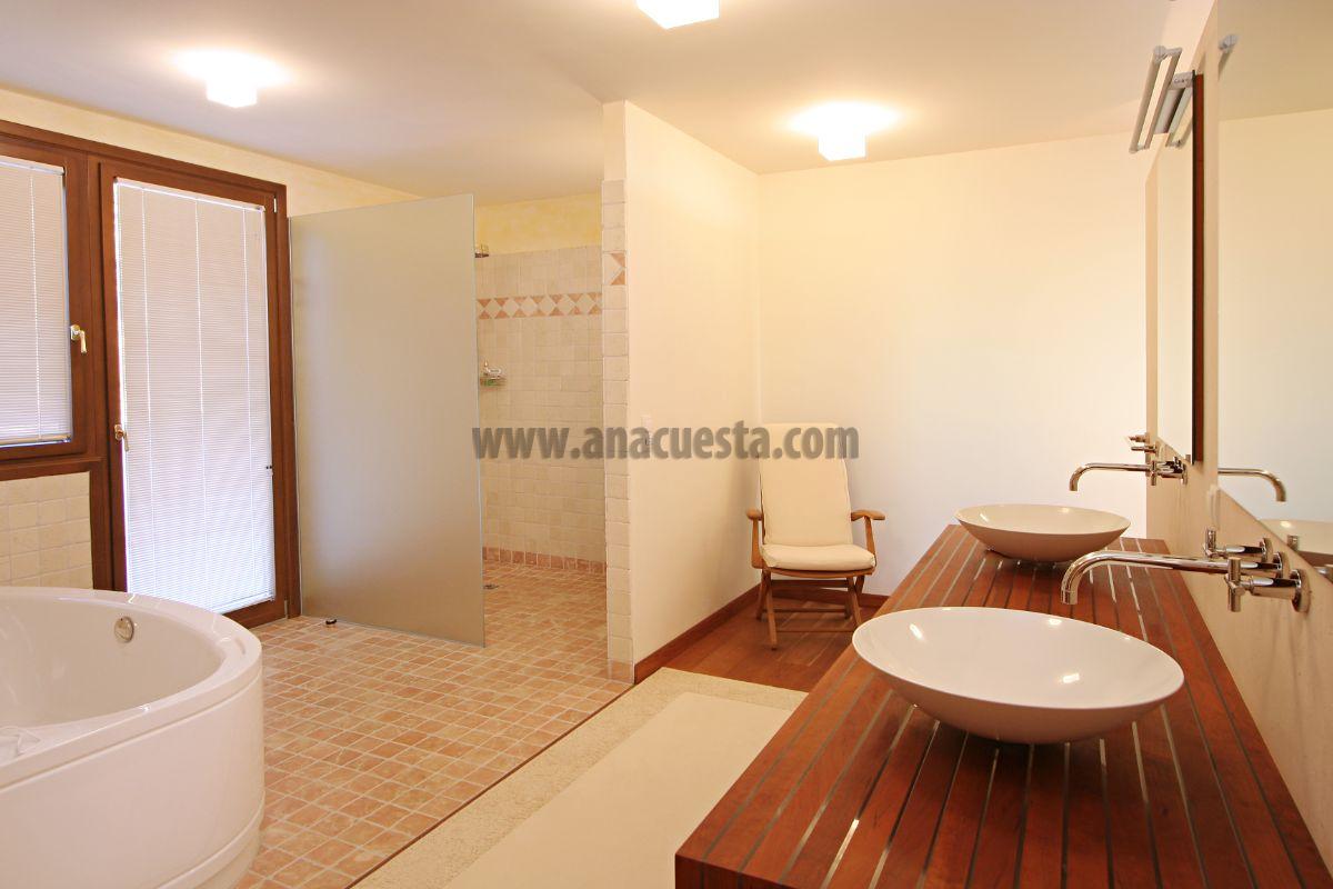 Bathroom Bathroom