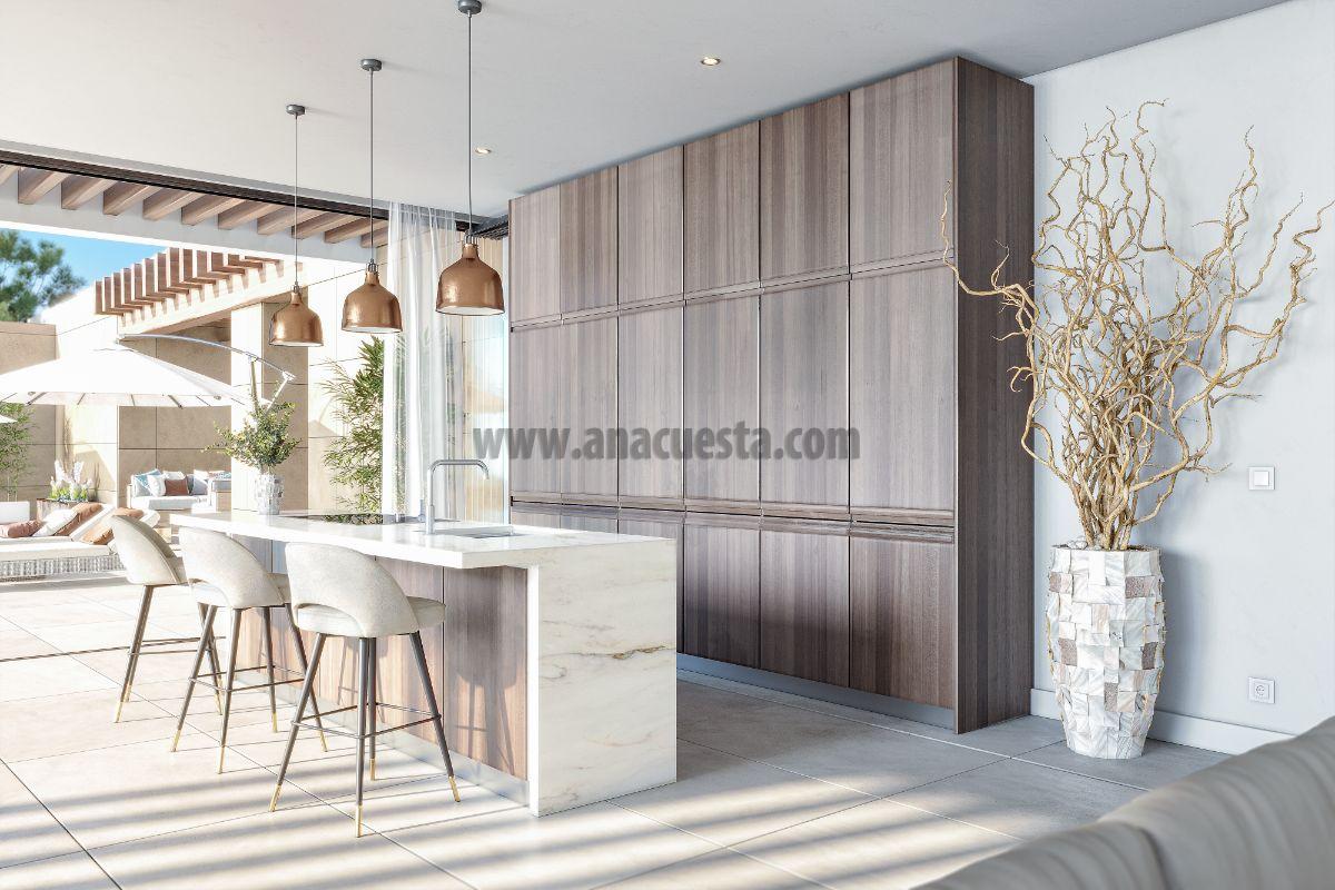 For sale of villa in Nueva Andalucía
