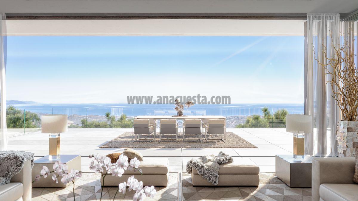 For sale of villa in Nueva Andalucía