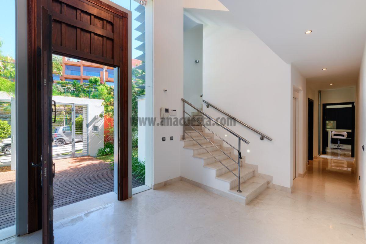 Entry/Exit Entry/Exit