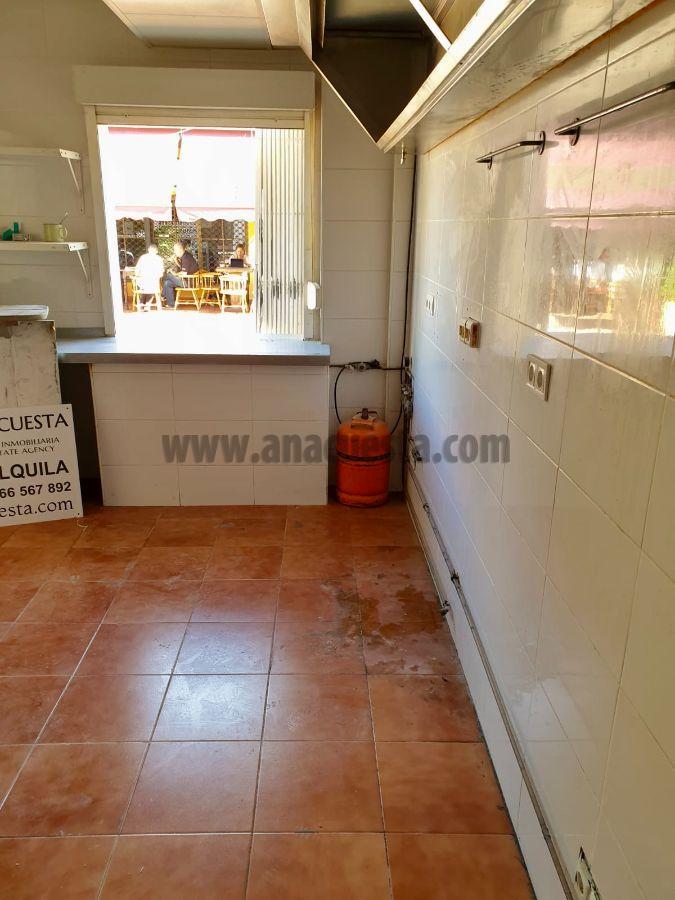 For sale of commercial in Estepona