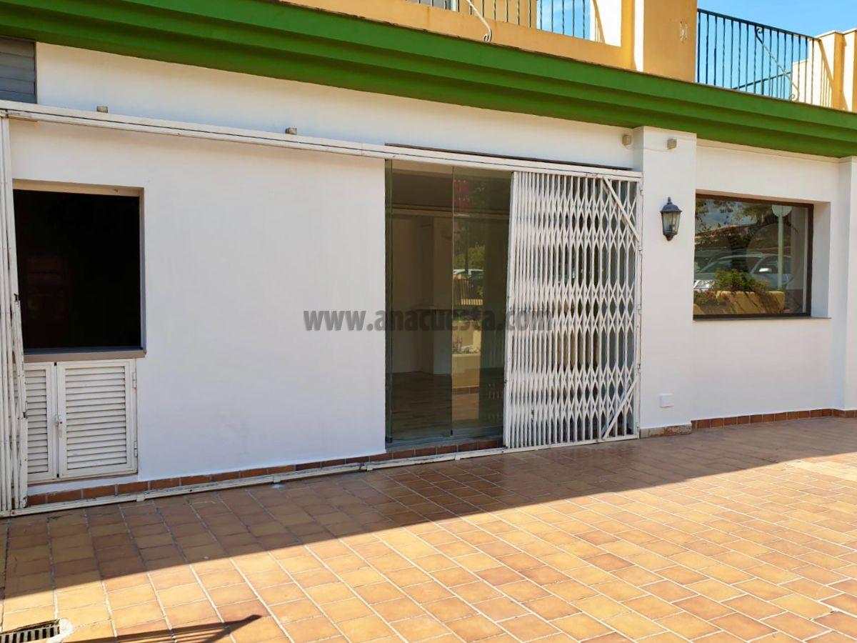 For sale of commercial in Estepona