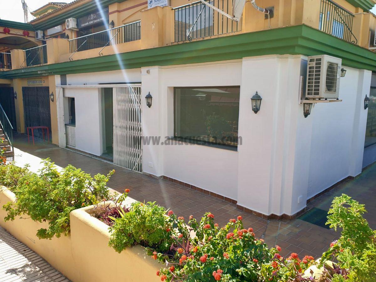 For sale of commercial in Estepona