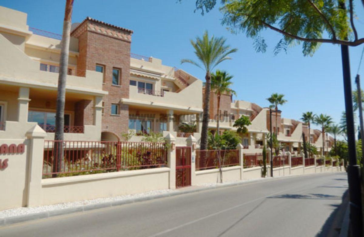 For sale of apartment in Benahavís