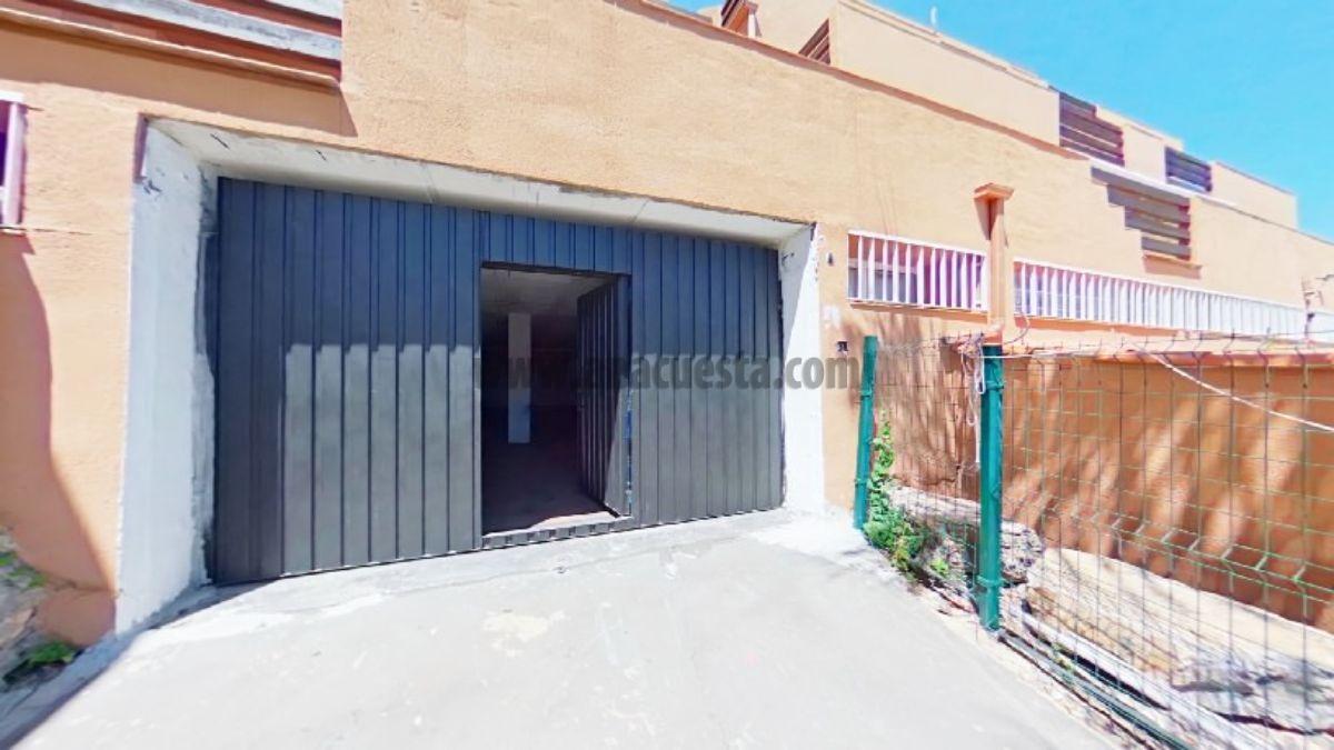 For sale of commercial in Casares