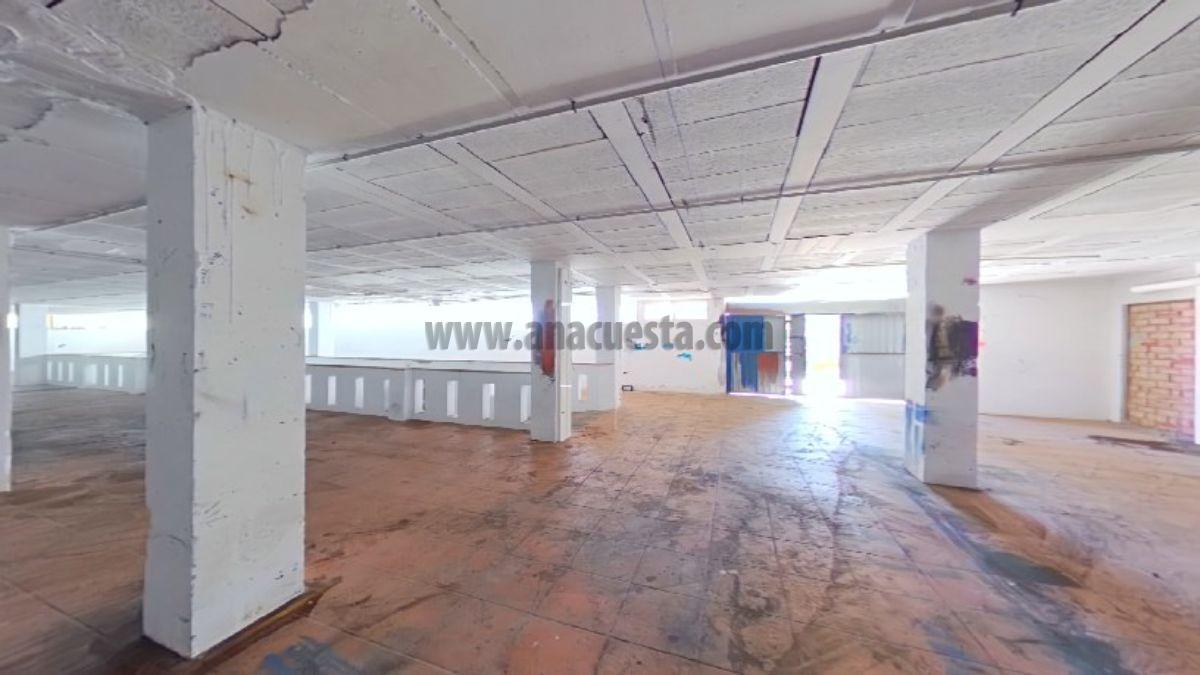 For sale of commercial in Casares