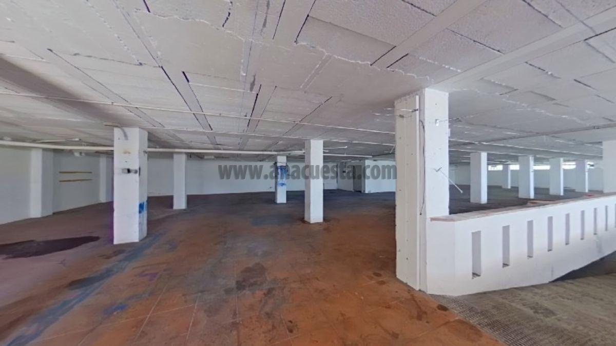 For sale of commercial in Casares
