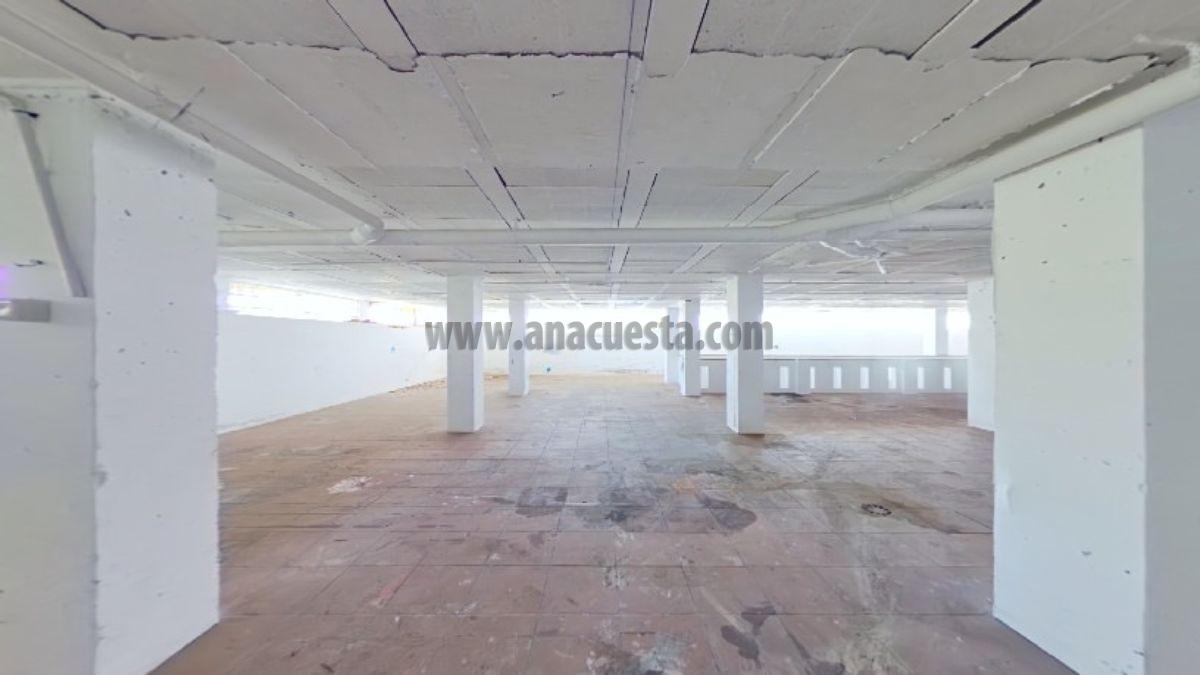 For sale of commercial in Casares
