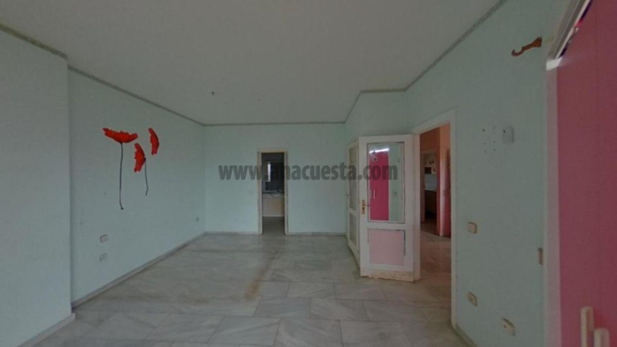 For sale of apartment in Estepona
