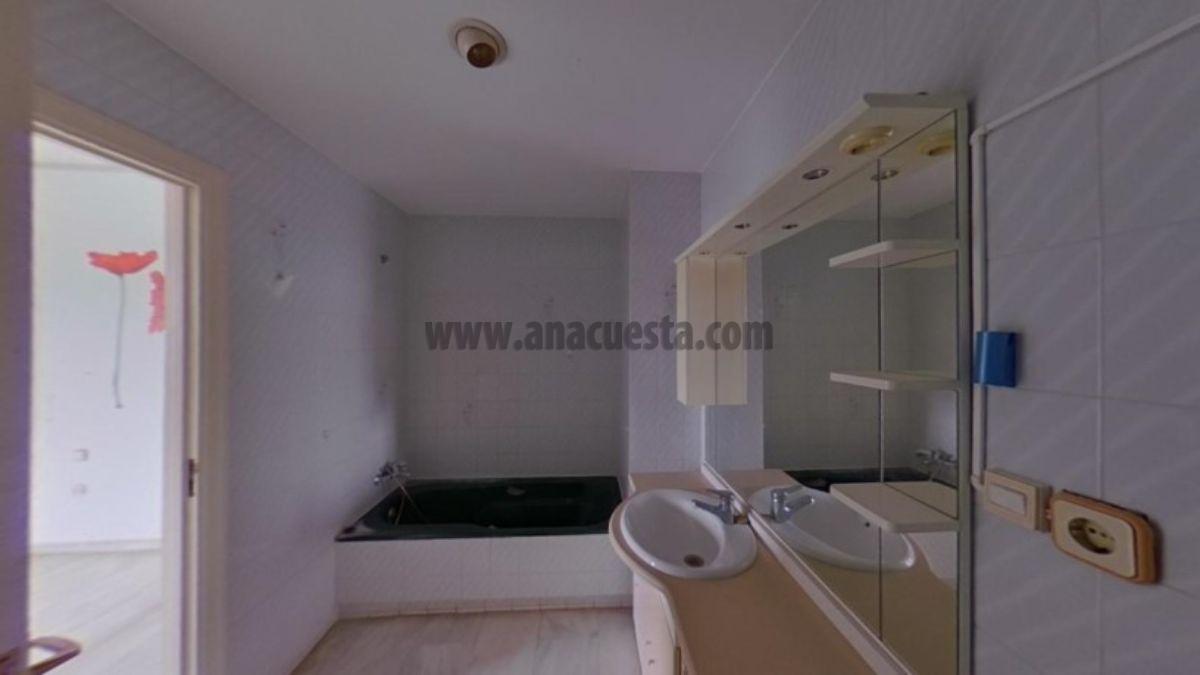 For sale of apartment in Estepona