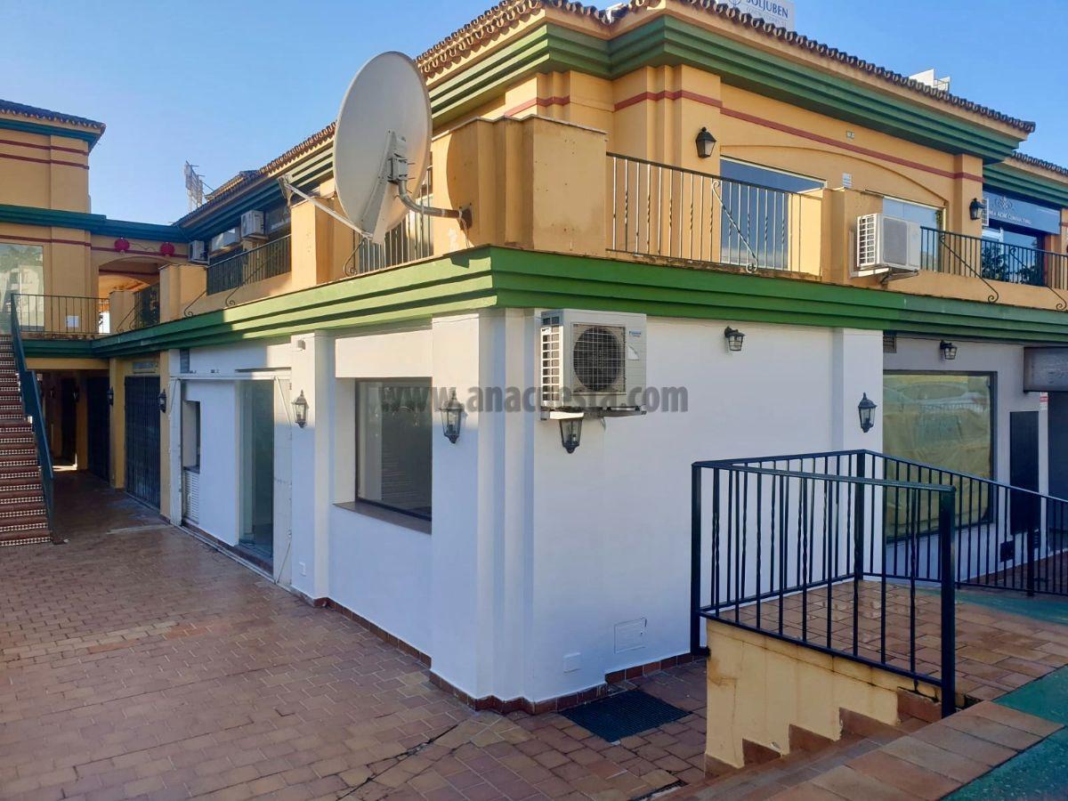 For sale of commercial in Estepona