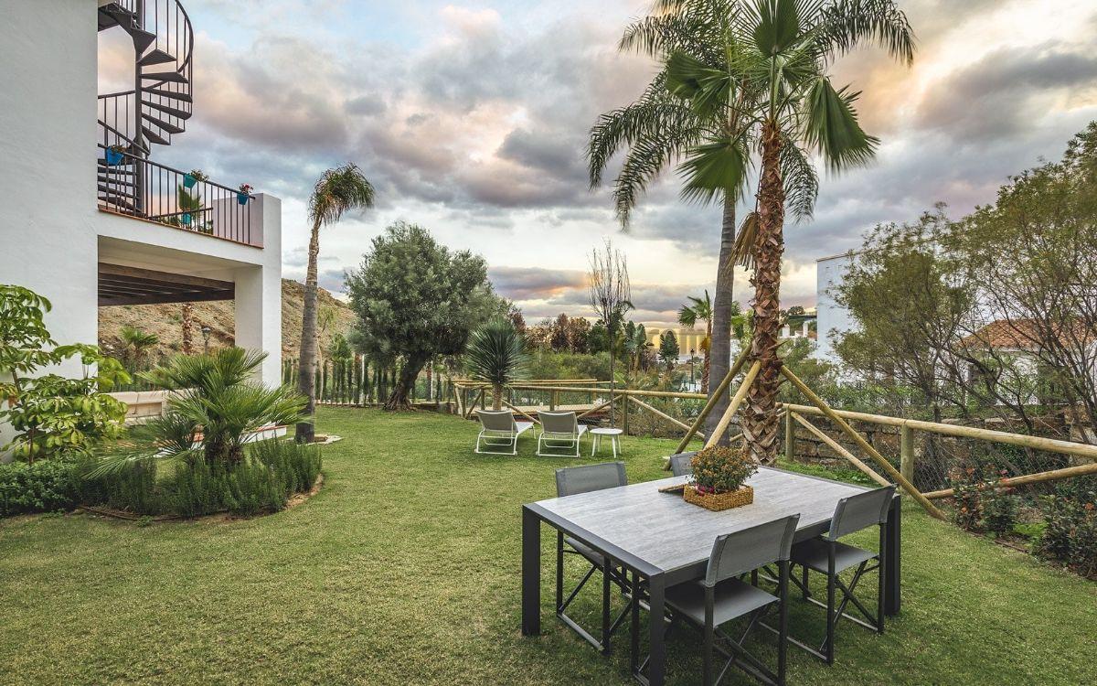 For sale of apartment in Benahavís