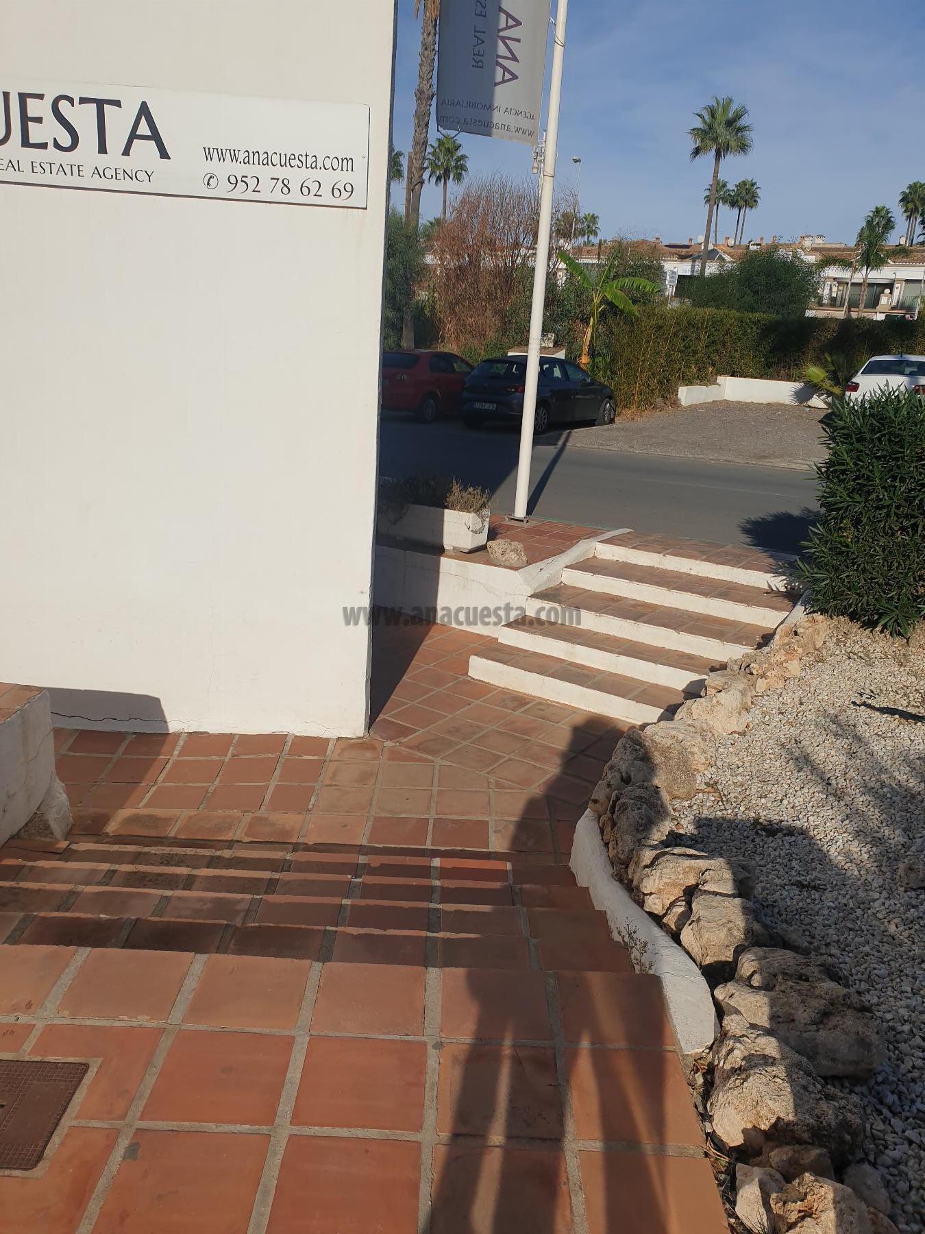 Alquiler de local comercial en Estepona