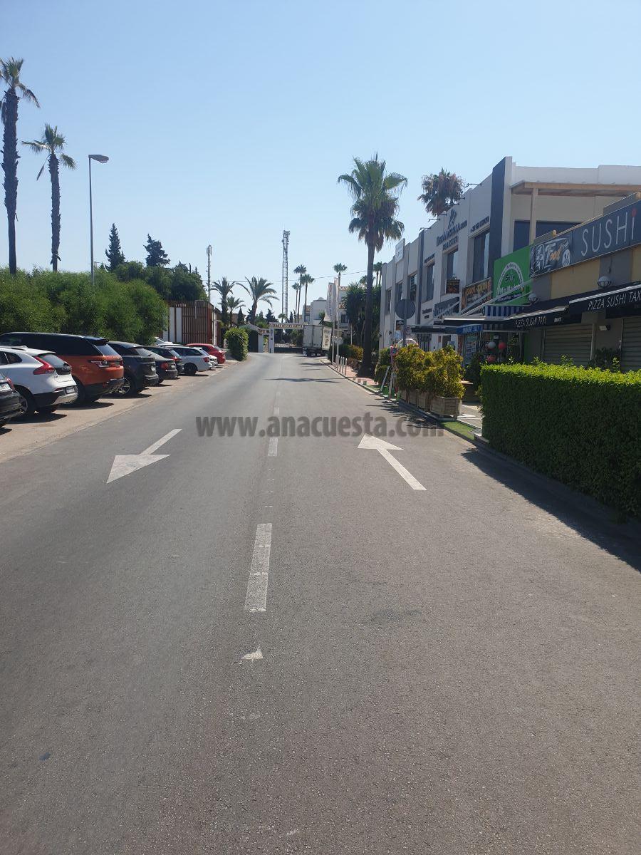 For rent of commercial in Estepona