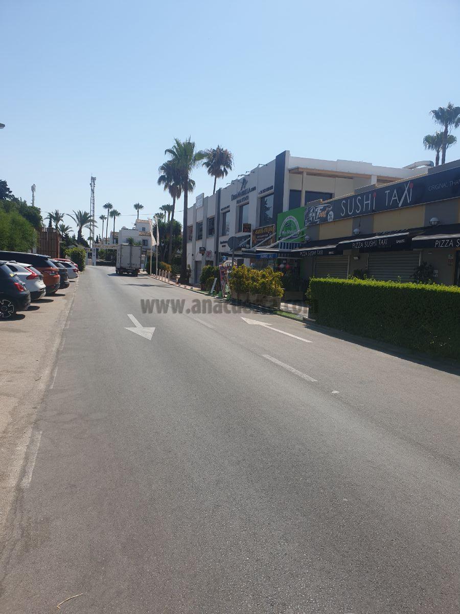 For rent of commercial in Estepona