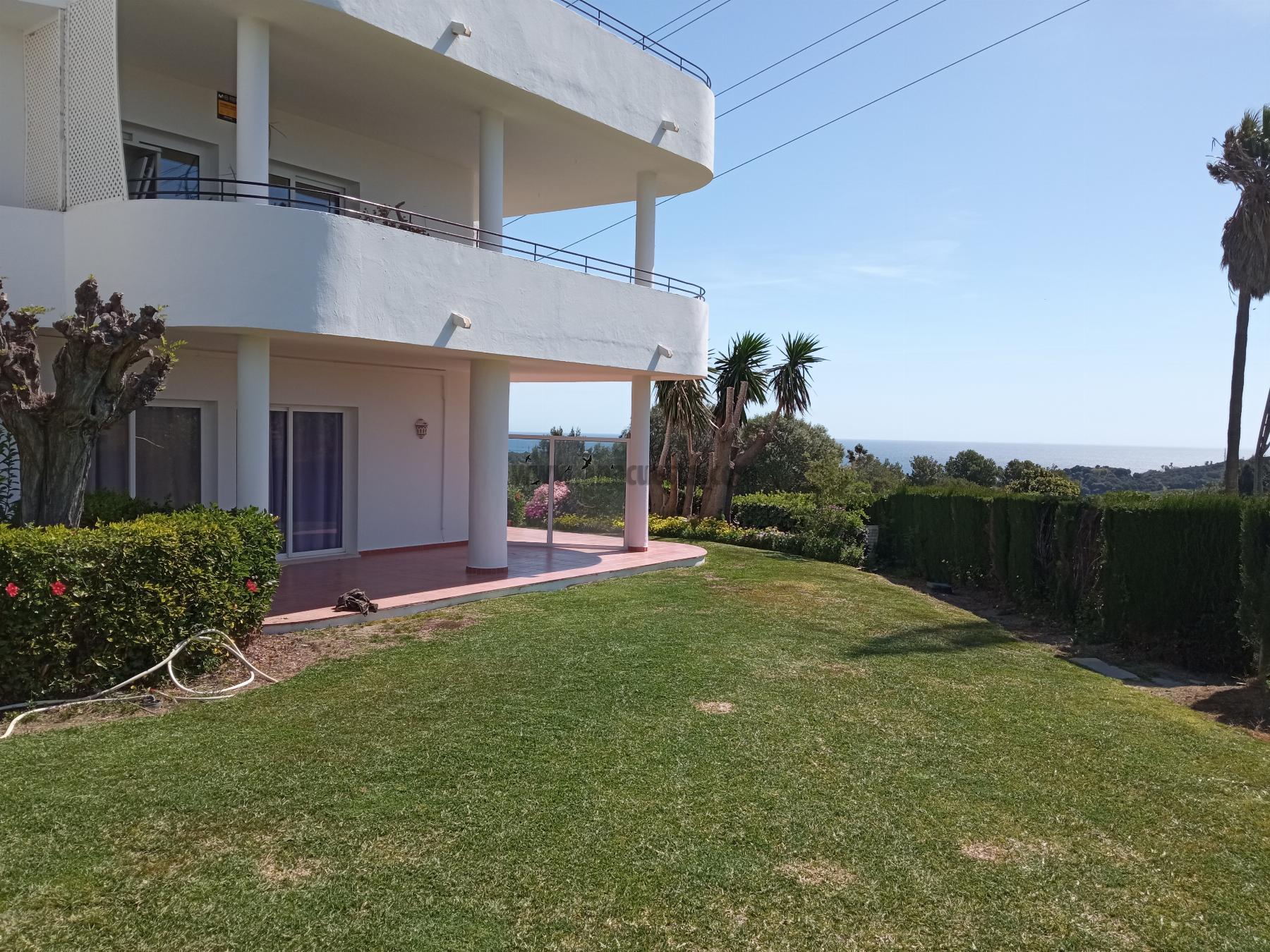 For sale of apartment in Estepona