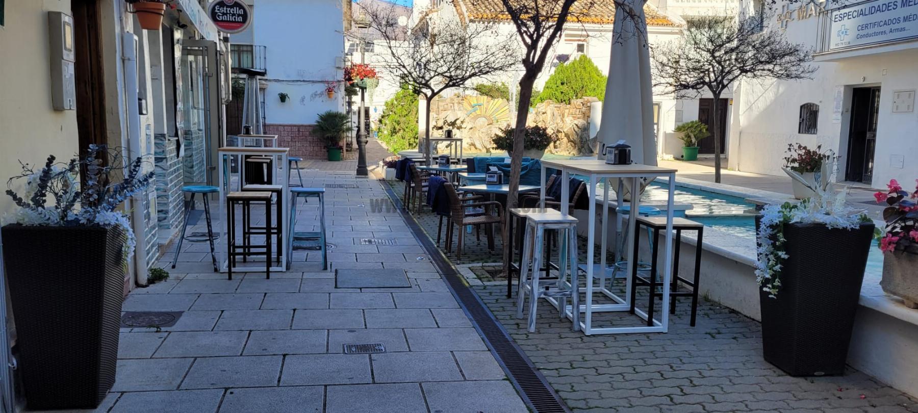 For share of commercial in Estepona
