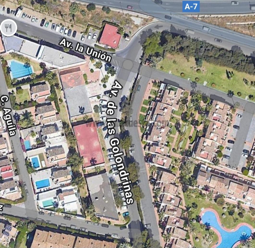 Venta de local comercial en Estepona