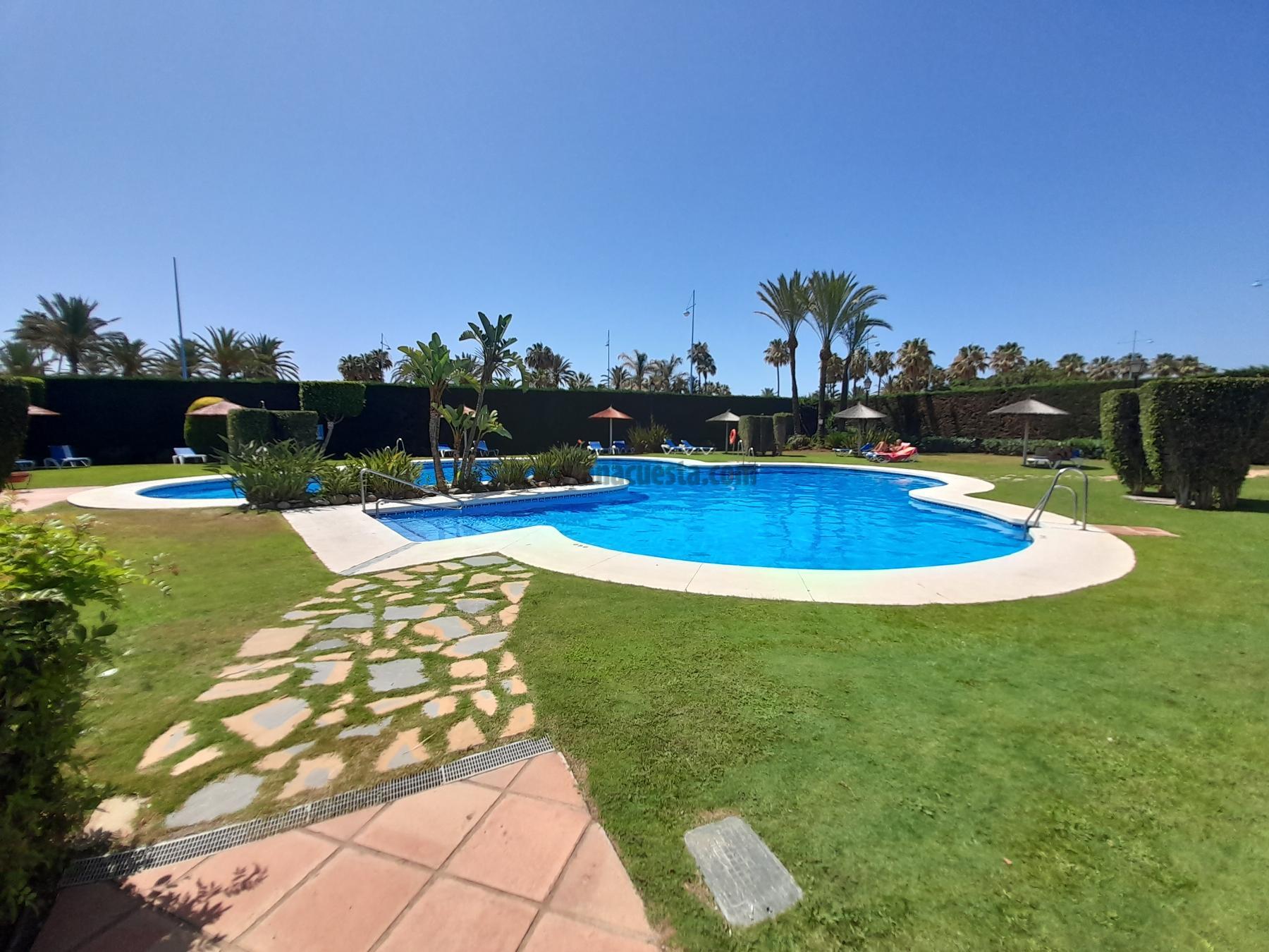 For sale of apartment in San Pedro de Alcántara