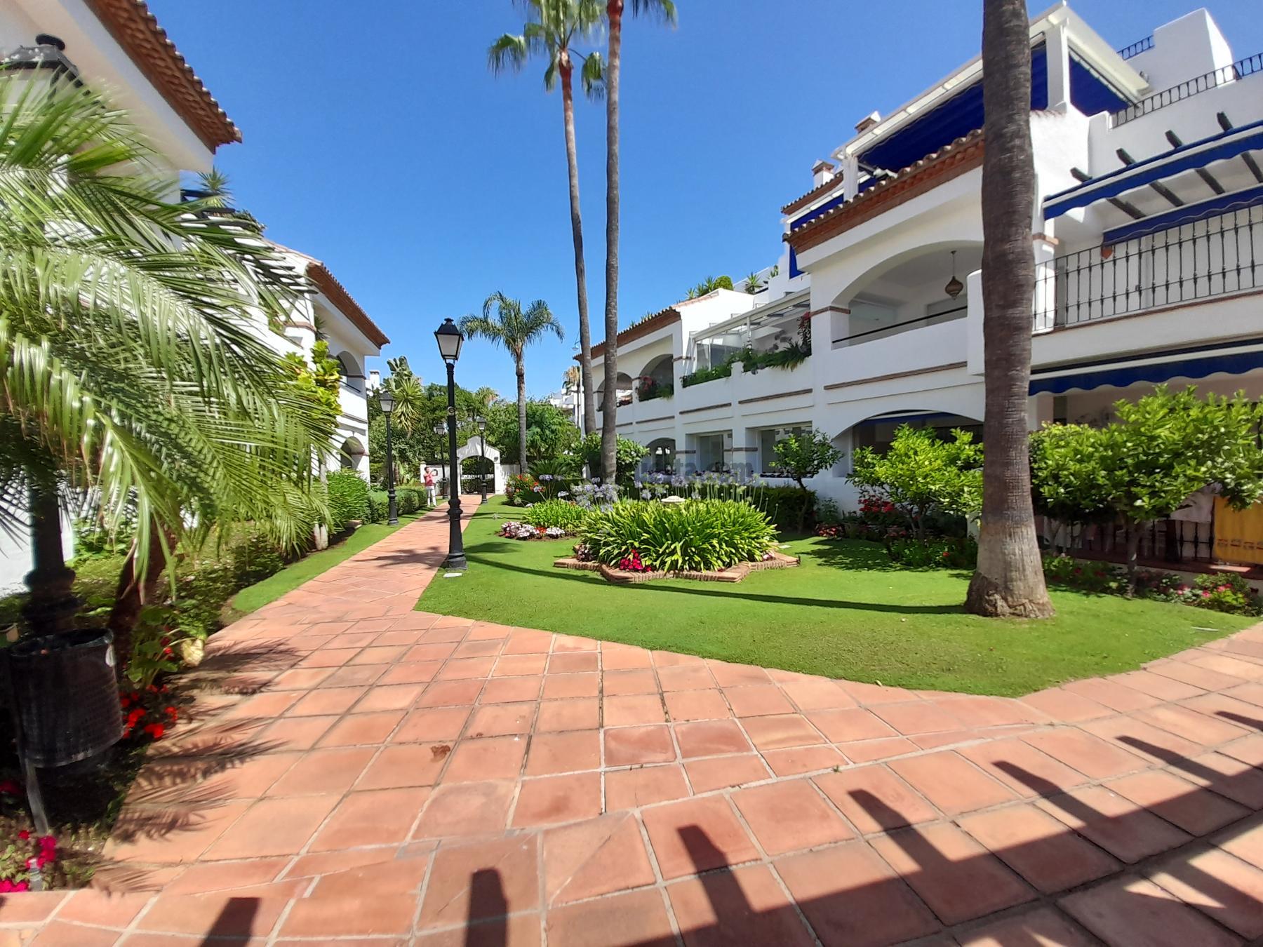 For sale of apartment in San Pedro de Alcántara