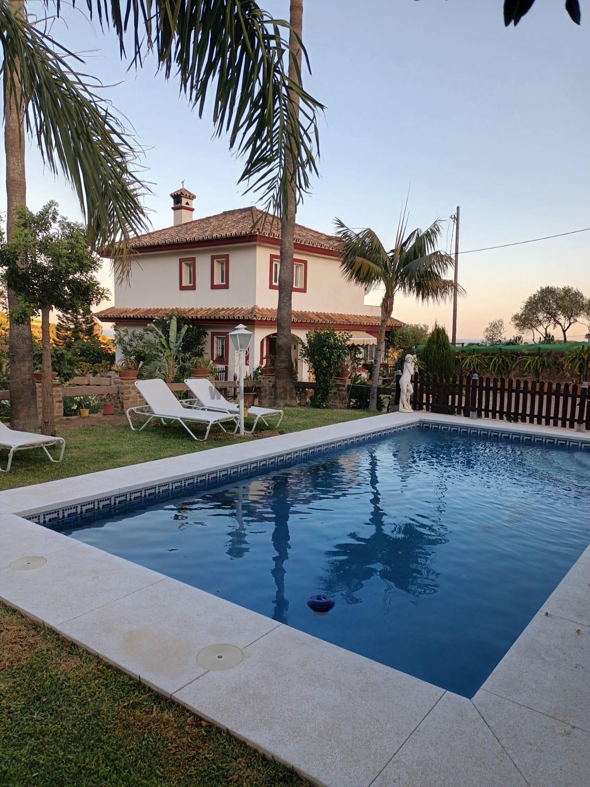 For sale of rural property in Estepona