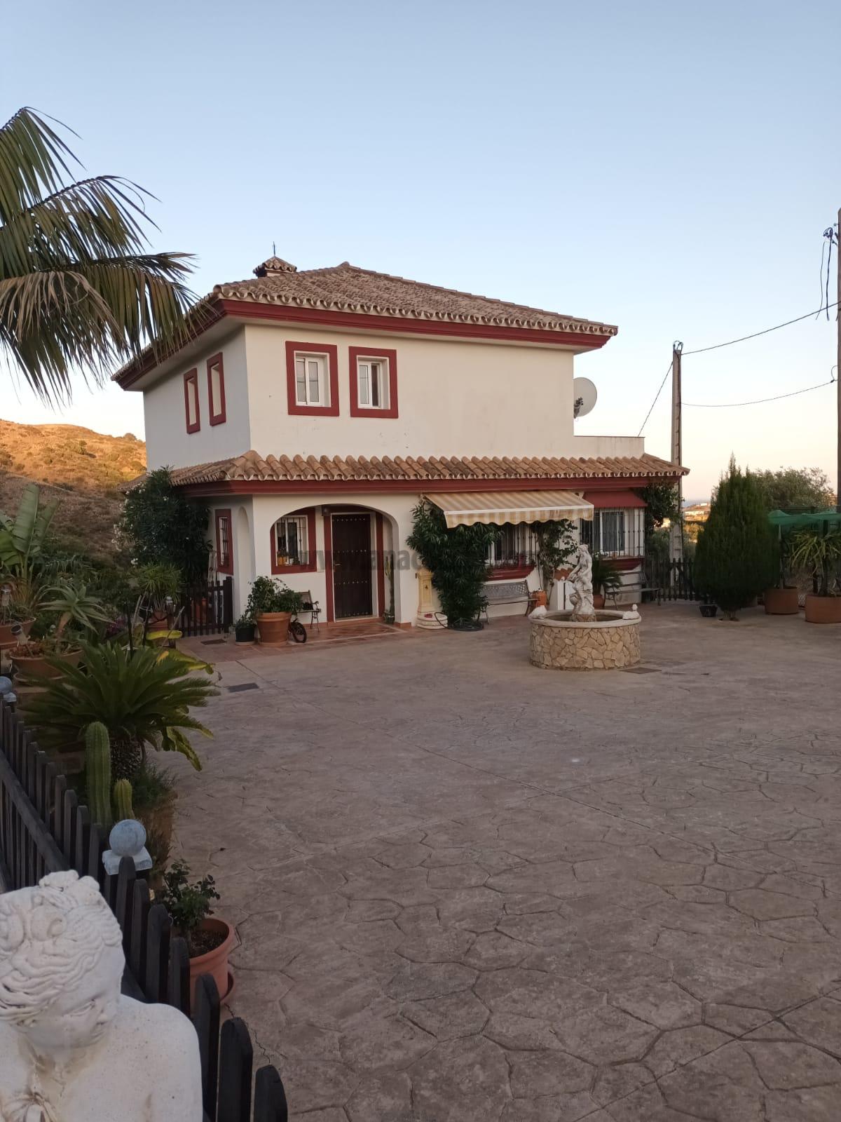 For sale of rural property in Estepona