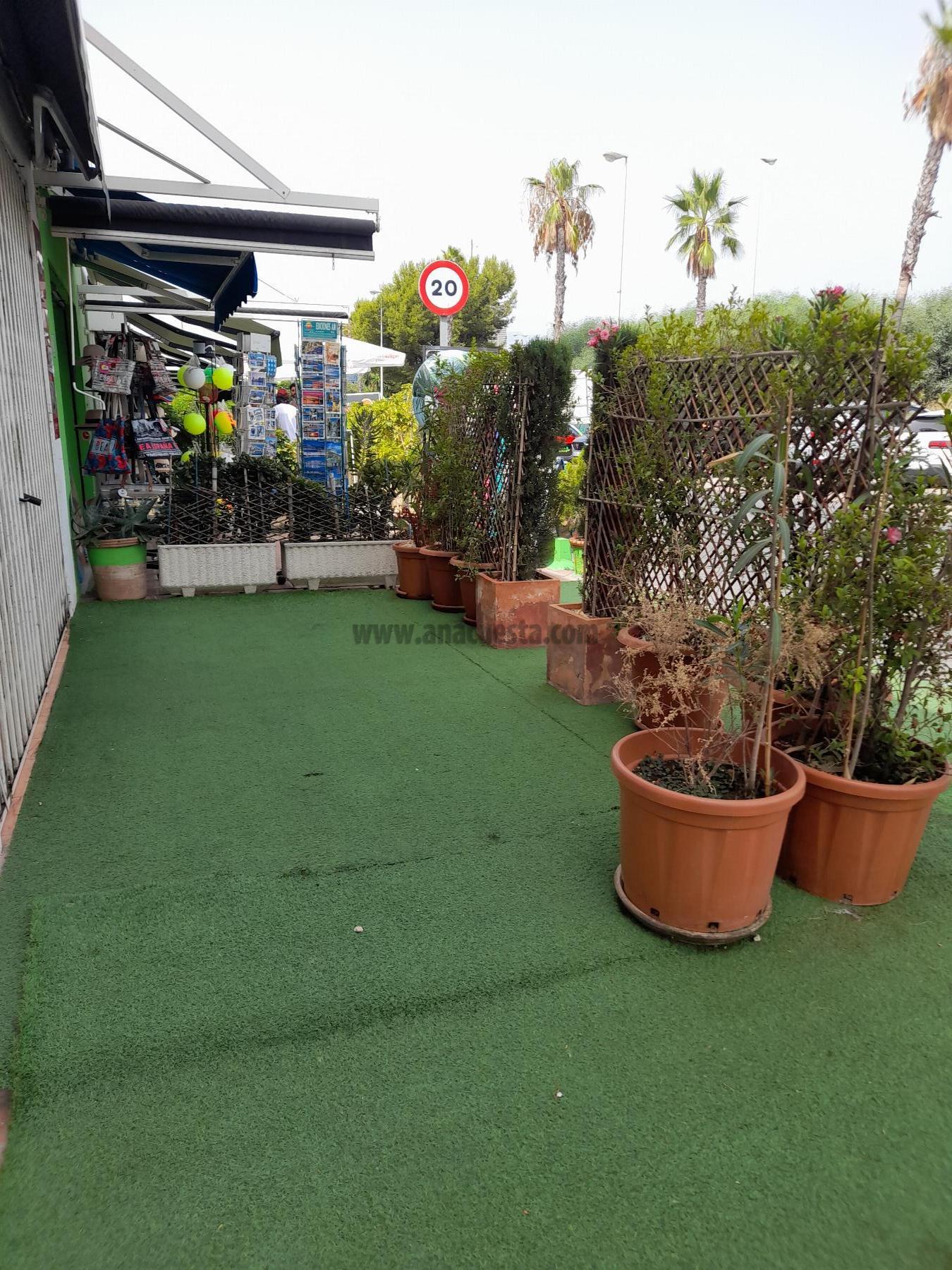For rent of commercial in Estepona